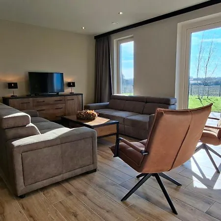 Holiday home Xxl Vakantiebungalow De Sleedoorn *